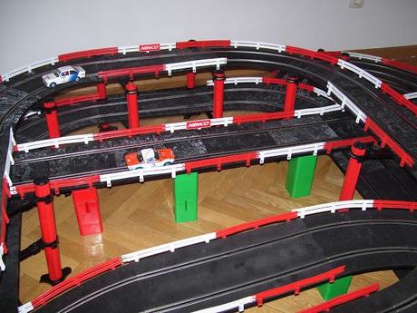 Montaje nº 95. Circuito Nº 1000. Laberinto simétrico con 2 cruces de 5 alturas. Montaje nº 95. Circuito Nº 1000. Laberinto simétrico con 2 cruces de 5 alturas.