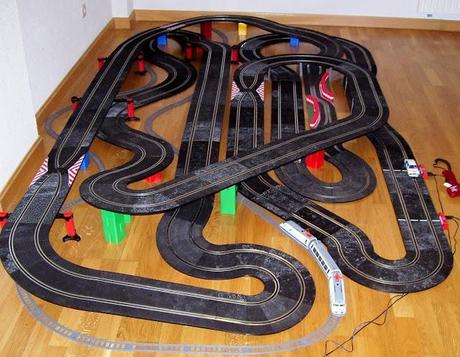 Montaje nº 86. Circuito con zonas de frenada. Montaje nº 86. Circuito con zonas de frenada.