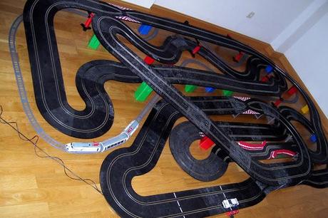 Montaje nº 86. Circuito con zonas de frenada. Montaje nº 86. Circuito con zonas de frenada.