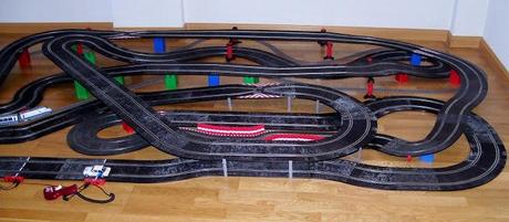 Montaje nº 86. Circuito con zonas de frenada. Montaje nº 86. Circuito con zonas de frenada.