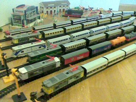 Artículo nº 3. Como montar un único circuito con dos pequetrenes de mercancias y de pasajeros clásicos. Artículo nº 3. Como montar un único circuito con dos pequetrenes de mercancias y de pasajeros clásicos.