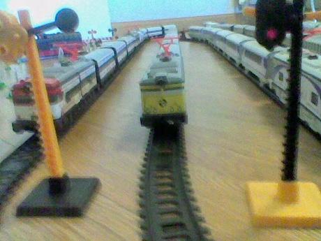 Artículo nº 3. Como montar un único circuito con dos pequetrenes de mercancias y de pasajeros clásicos. Artículo nº 3. Como montar un único circuito con dos pequetrenes de mercancias y de pasajeros clásicos.