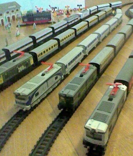 Artículo nº 3. Como montar un único circuito con dos pequetrenes de mercancias y de pasajeros clásicos. Artículo nº 3. Como montar un único circuito con dos pequetrenes de mercancias y de pasajeros clásicos.