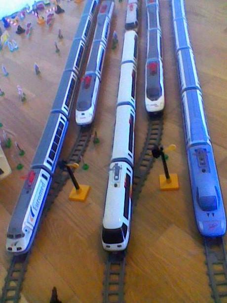 Artículo nº 2. Como montar un único circuito con dos pequetrenes de alta velocidad. Artículo nº 2. Como montar un único circuito con dos pequetrenes de alta velocidad.