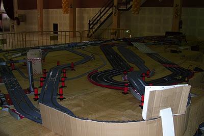 Scalextric y pequetren en Loeches. Scalextric y pequetren en Loeches.