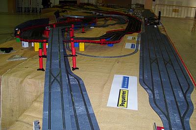 Scalextric y pequetren en Loeches. Scalextric y pequetren en Loeches.