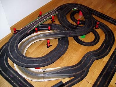 Montajes de slot. Nº 14. Otra opción con el pack Crono Rally. Dos circuitos fijos en la misma maqueta. Montajes de slot. Nº 14. Otra opción con el pack Crono Rally. Dos circuitos fijos en la misma maqueta.