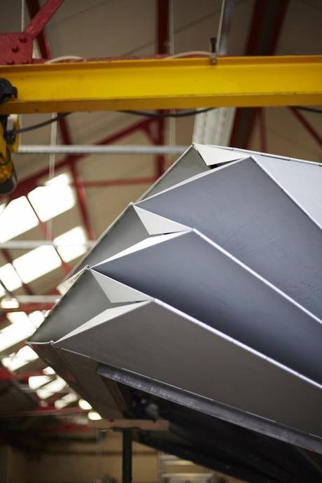 Make crea Kiosks: flexibles y transportables quioscos de origami invaden Canary Wharf. 16 kiosk make