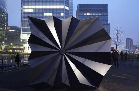 Make crea Kiosks: flexibles y transportables quioscos de origami invaden Canary Wharf. 6 kiosk make