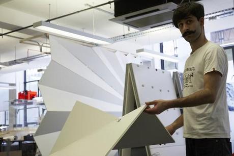 Make crea Kiosks: flexibles y transportables quioscos de origami invaden Canary Wharf. 14 kiosk make