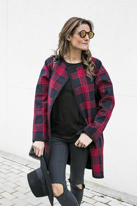 PERFECT TARTAN CAPE OUTFITS, black, tartan ,cape, zara studio, bohochic, hat, ripped jeans, topshop, 41 eyewear, seen, gafas de terciopelo, cristina blanco, spanish fashion blog, guia de estilo, guiadeestilo