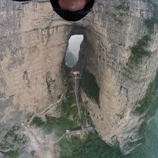 La desafiante Puerta del Cielo de China La desafiante Puerta del Cielo de China