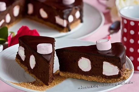 TARTA DE NUBES (MARSHMALLOWS) Y MOUSSE DE CHOCOLATE TARTA DE NUBES (MARSHMALLOWS) Y MOUSSE DE CHOCOLATE