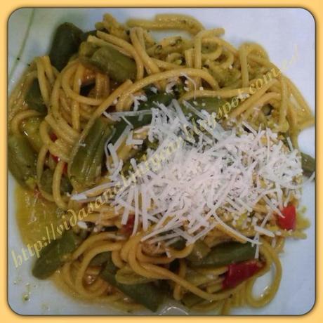 Espaguetti con verduras y cúrcuma Espaguetti con verduras y cúrcuma