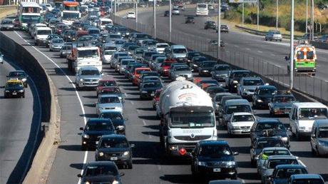 Más de 2.400 autos circulaban por Autovía 2 hora hacia la Costa Atlántica