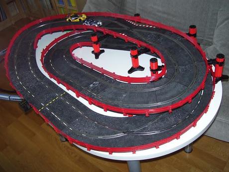 Montaje nº 32. Pequeño circuito scalextric de sobremesa. Montaje nº 32. Pequeño circuito scalextric de sobremesa.