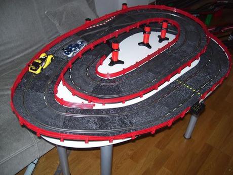 Montaje nº 32. Pequeño circuito scalextric de sobremesa. Montaje nº 32. Pequeño circuito scalextric de sobremesa.