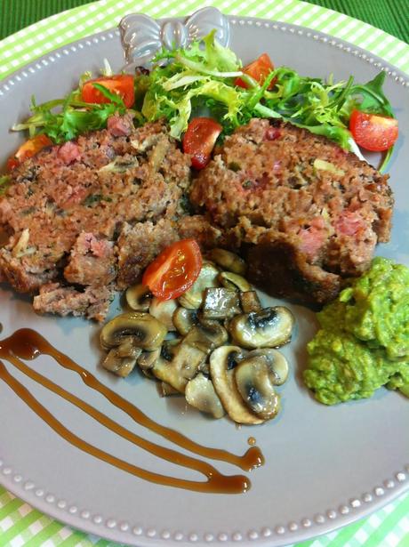 Fiambre De Carne Picada Con Serrano, Champiñones Y Su Crema Fiambre De Carne Picada Con Serrano, Champiñones Y Su Crema