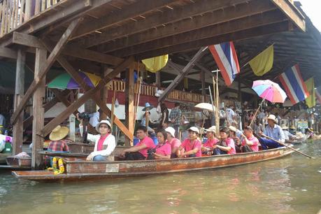 Día 12: Mercado Flotante Dumnoen Saduak, Río Kwai y visita al Templo de los Tigres. Día 12: Mercado Flotante Dumnoen Saduak, Río Kwai y visita al Templo de los Tigres.