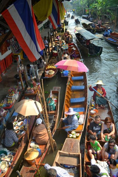 Día 12: Mercado Flotante Dumnoen Saduak, Río Kwai y visita al Templo de los Tigres. Día 12: Mercado Flotante Dumnoen Saduak, Río Kwai y visita al Templo de los Tigres.