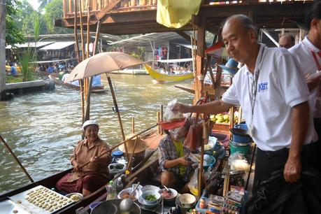 Día 12: Mercado Flotante Dumnoen Saduak, Río Kwai y visita al Templo de los Tigres. Día 12: Mercado Flotante Dumnoen Saduak, Río Kwai y visita al Templo de los Tigres.