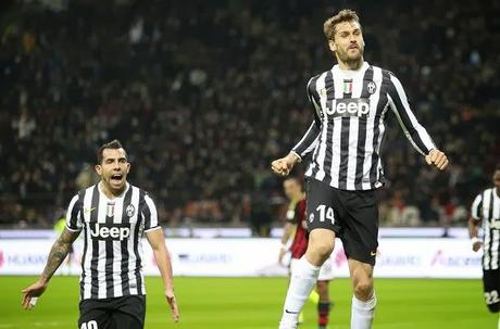 Llorente y Tévez dan medio título a la Juventus