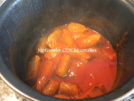 Salchichas con salsa de tomate italiana