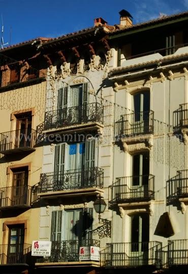 La Plaza del Torico, punto de encuentro del modernismo de Teruel 
