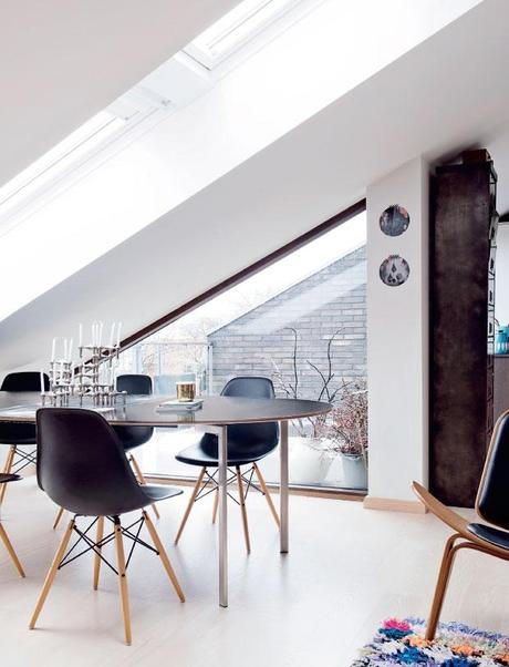 LA VIVIENDA CON TOQUES NEÓN DE UNA ILUSTRADORA DANESA LA VIVIENDA CON TOQUES NEÓN DE UNA ILUSTRADORA DANESA