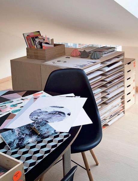 LA VIVIENDA CON TOQUES NEÓN DE UNA ILUSTRADORA DANESA LA VIVIENDA CON TOQUES NEÓN DE UNA ILUSTRADORA DANESA