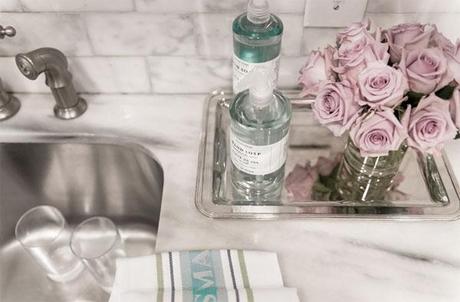 Un bonito detalle / A nice touch roses-carerra