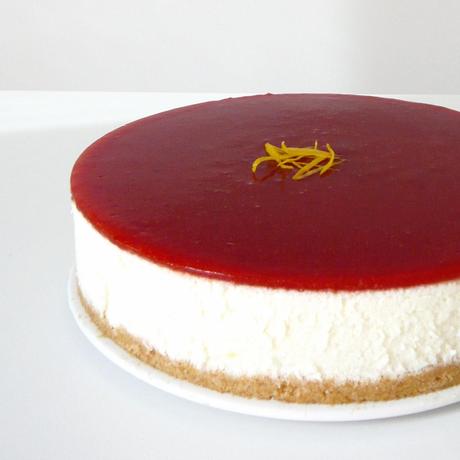 Tarta beso de limón con cobertura de fresa Tarta beso de limón con cobertura de fresa