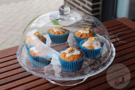 MUFFINS DE MANZANA SALTEADA, NUECES Y MAZAPAN MUFFINS DE MANZANA SALTEADA, NUECES Y MAZAPAN