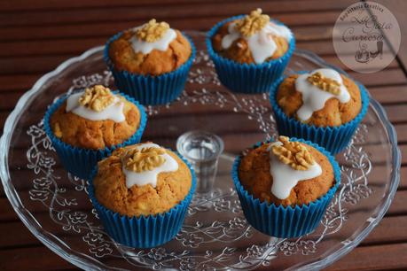 MUFFINS DE MANZANA SALTEADA, NUECES Y MAZAPAN MUFFINS DE MANZANA SALTEADA, NUECES Y MAZAPAN