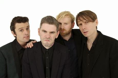 Franz Ferdinand se pasan al alemán