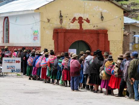 Juli y Pomata: esplendores del barroco, abismos de la modernidad Juli y Pomata: esplendores del barroco, abismos de la modernidad