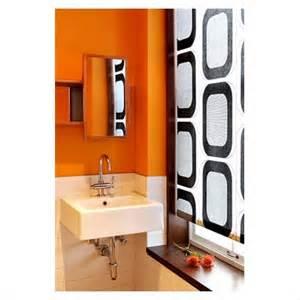 El color naranja y negro en los baños