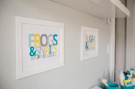 UN DORMITORIO COMPARTIDO EN GRIS Y TURQUESA UN DORMITORIO COMPARTIDO EN GRIS Y TURQUESA