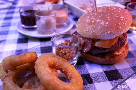 PENALTI LOUNGE BAR: Una gran carne de Kobe que necesita otros compañeros a su altura. PENALTI LOUNGE BAR: Una gran carne de Kobe que necesita otros compañeros a su altura.