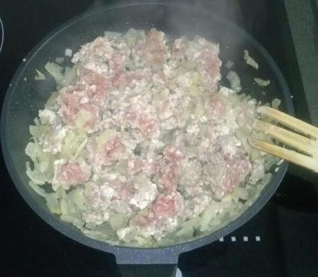 Espaguetis con carne piacada Espaguetis con carne piacada