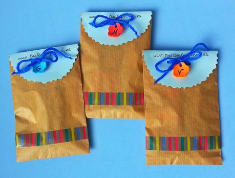 Una propuesta acompañada de un regalo especial Una propuesta acompañada de un regalo especial