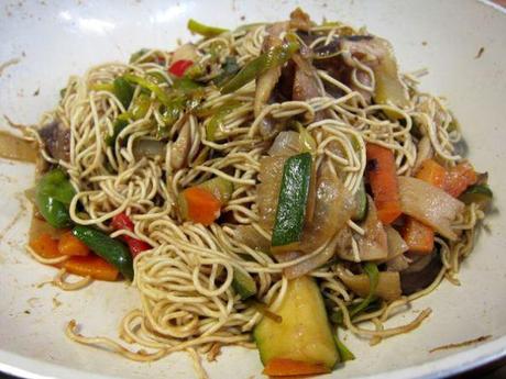 Fideos chow mein con verduras fideos-chow-mein-con-verduras-