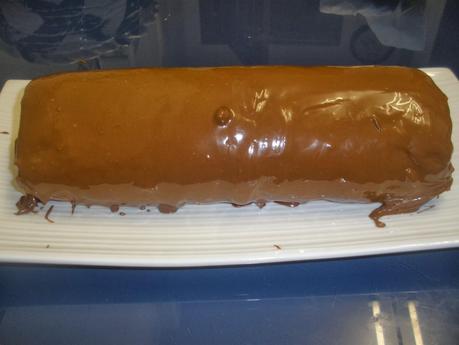 Tronco relleno de natillas y Nocilla Tronco relleno de natillas y Nocilla