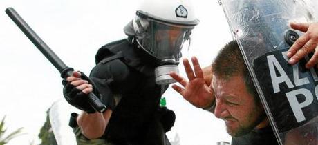 Percepciones y realidades: la crisis económica como coartada Percepciones y realidades: la crisis económica como coartada