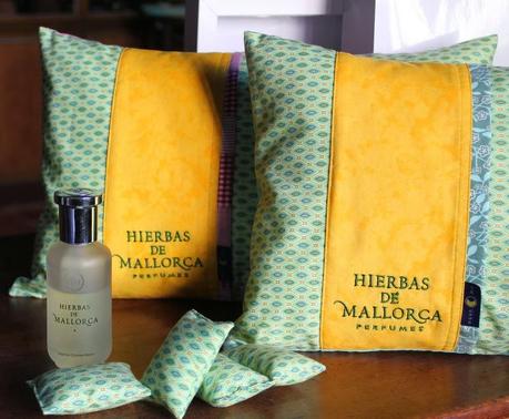 Scents of light, Hierbas de Mallorca & Moon Me Scents of light, Hierbas de Mallorca & Moon Me