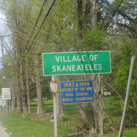 Skaneateles Village_of_Skaneatles_sign_on_NY_41N