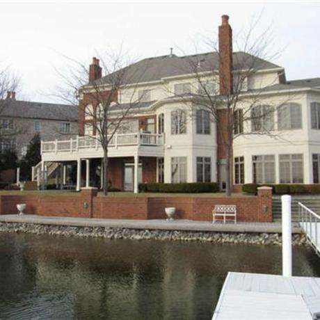 Skaneateles 1.9-Million-Luxury-Lakefront-Mansion-in-Noblesville-Indiana