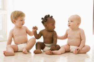 Soñar con adoptar o sueños de niños adoptados.¿Por qué son tan diferentes? Niños adoptados, un miembro más en tu familia.