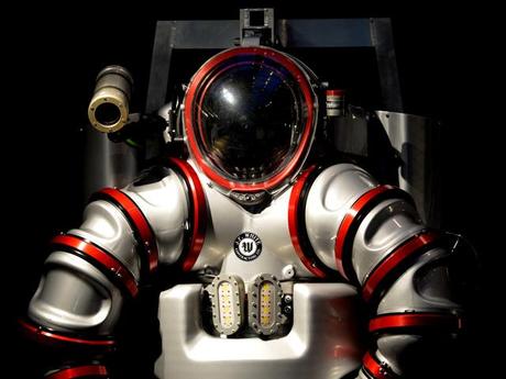 Exosuit submarino portatil Conoce a Exosuit, el submarino portátil con el cual visitaras las profundidades