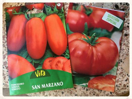 Sobres de semillas de tomate de las variedades San Marzano y San Pedro